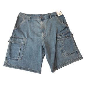 Wrangler Five Star Men’s Denim Cargo Shorts Size 38 Relaxed Fit 10” Inseam NWT